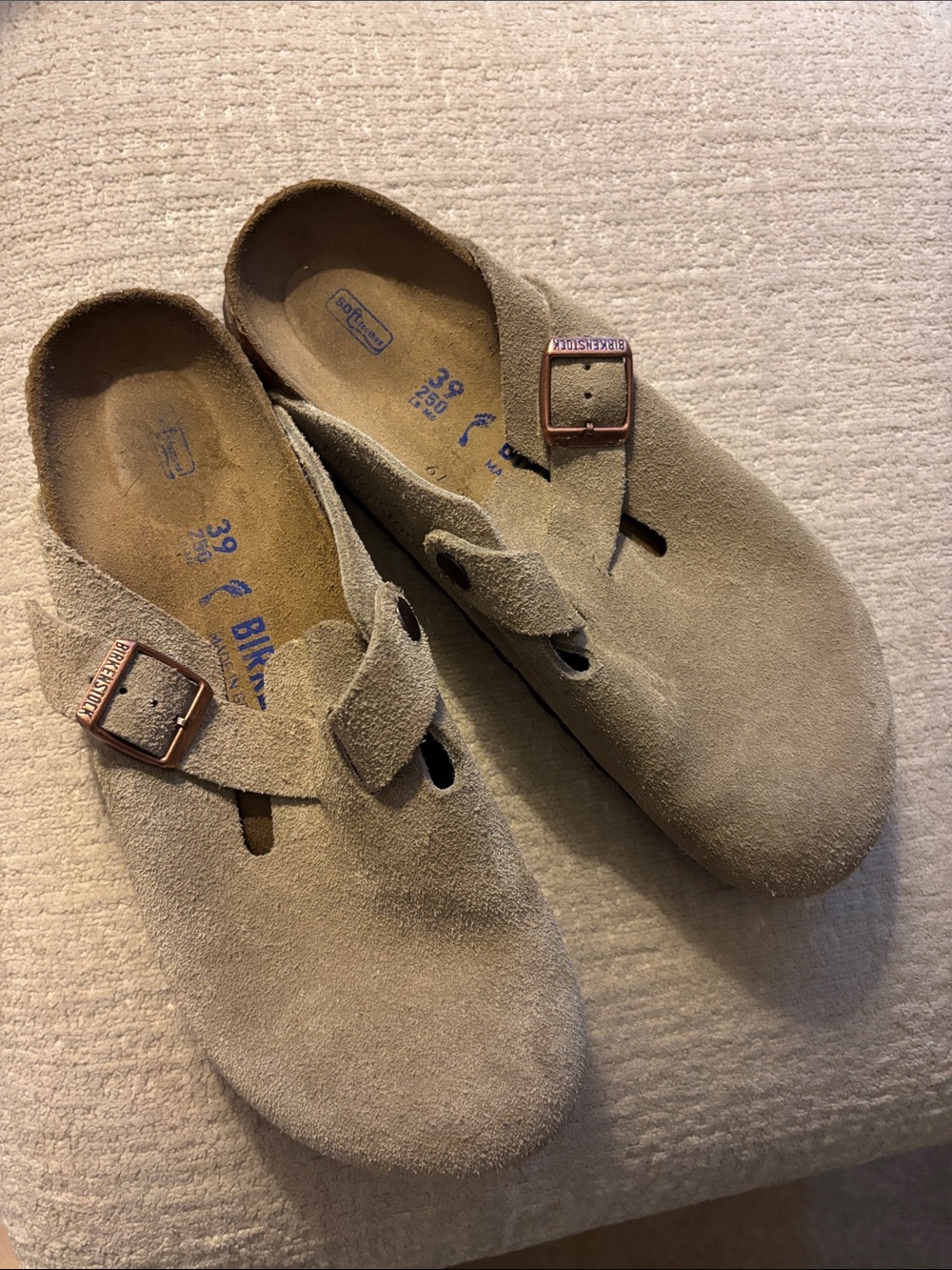 Birkenstock Suede boston Clog in Taupe Beige
